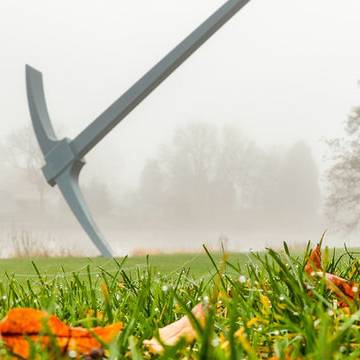 Claes Oldenburgs Spitzhacke in Kassel