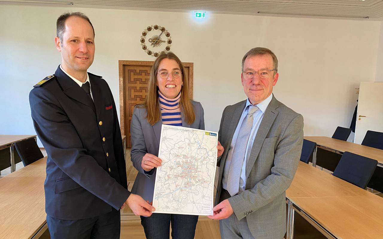 Münsters Feuerwehr Chef Gottfried Wingler-Scholz, Sozialdezernentin Cornelia Wilkens, Krisenstabsleiter Wolfgang Heuer (v.l.)