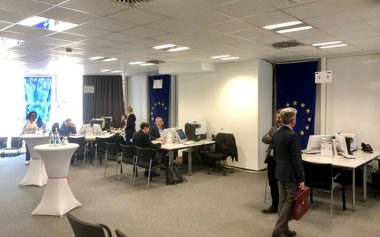 Das Hauptwahlbüro im Aegidiimarkt von innen