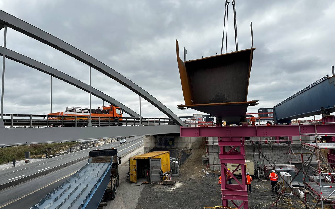 Brückenbau "Spinne" an der B51.