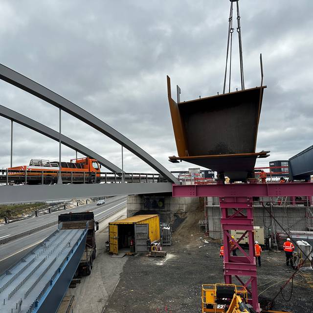 Brückenbau "Spinne" an der B51.