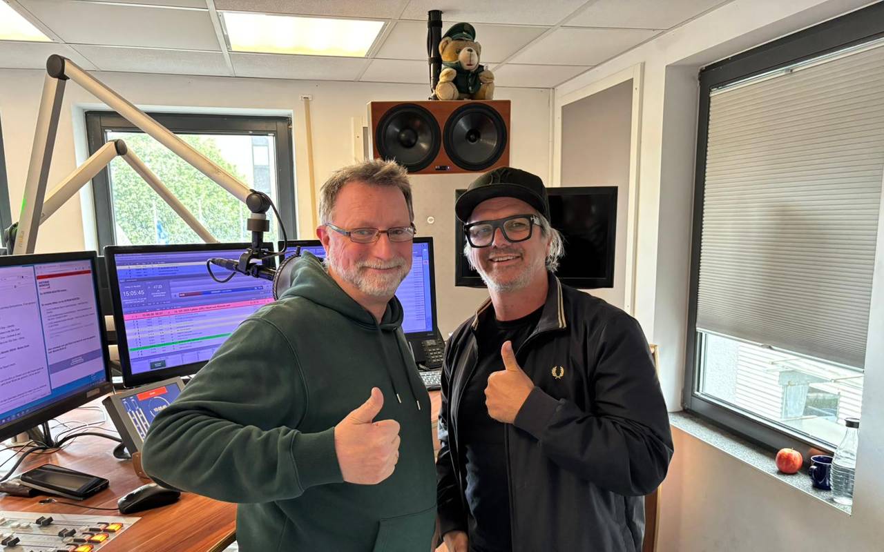 ANTENNE MÜNSTER-Nachmittagsmoderator Matthias Kamps hat Sänger Henning Wehland zu Gast.