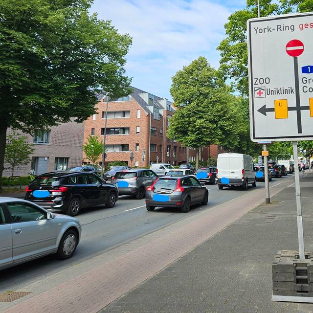 Stau auf dem Friesenring