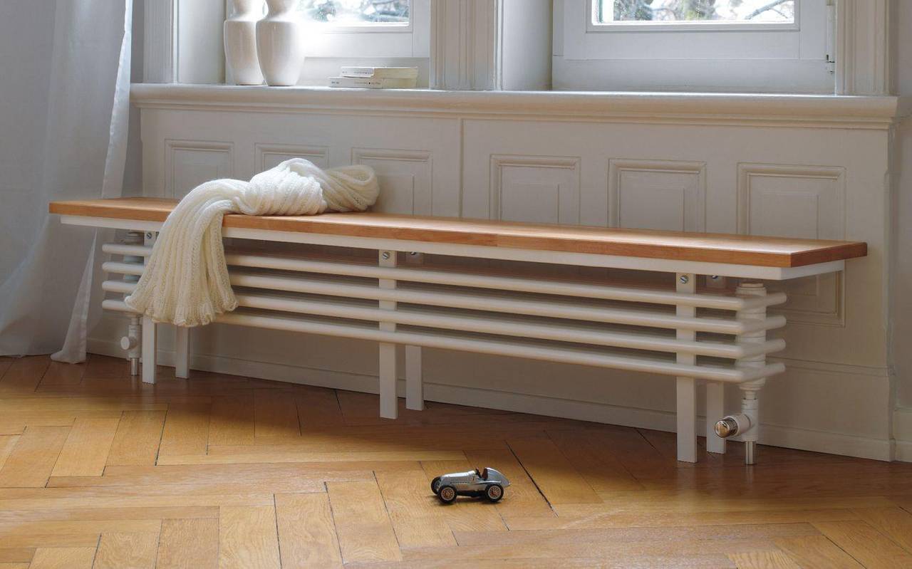 Heizkörper als Sitzgelegenheit