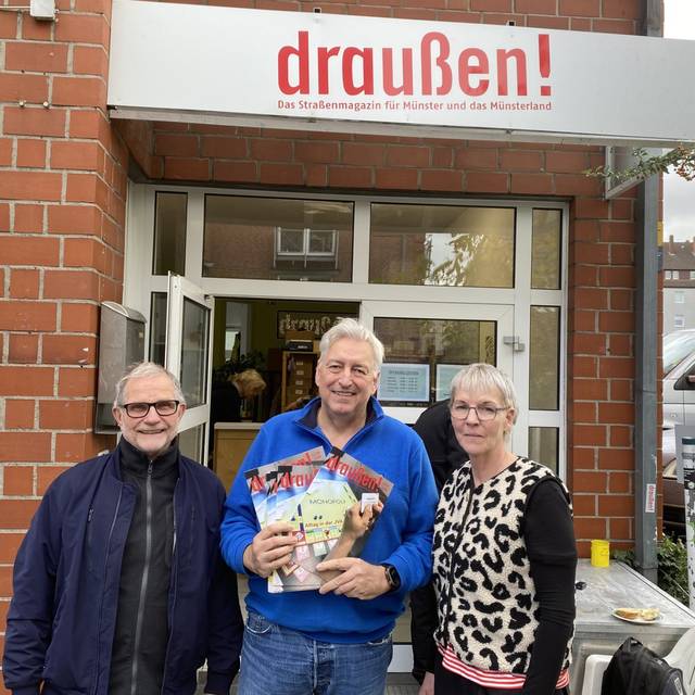 V.l.n.r.: Jörg Adler (2. Vorsitzender draußen e.V.), Wolfram Linke (Chefredakteur draußen e.V.), Babsi Vahle (Geschäftsführerin draußen e.V.).