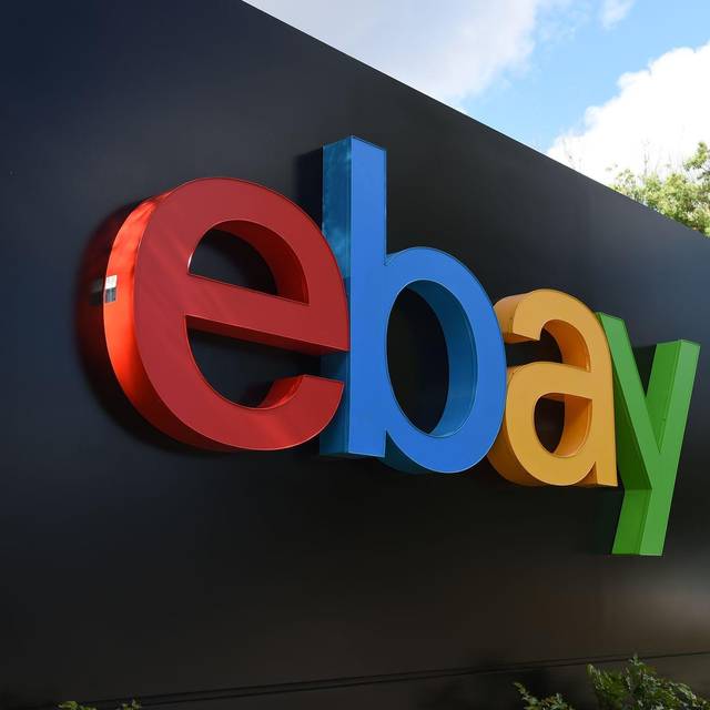 Ebay-Logo vor Hauptquartier
