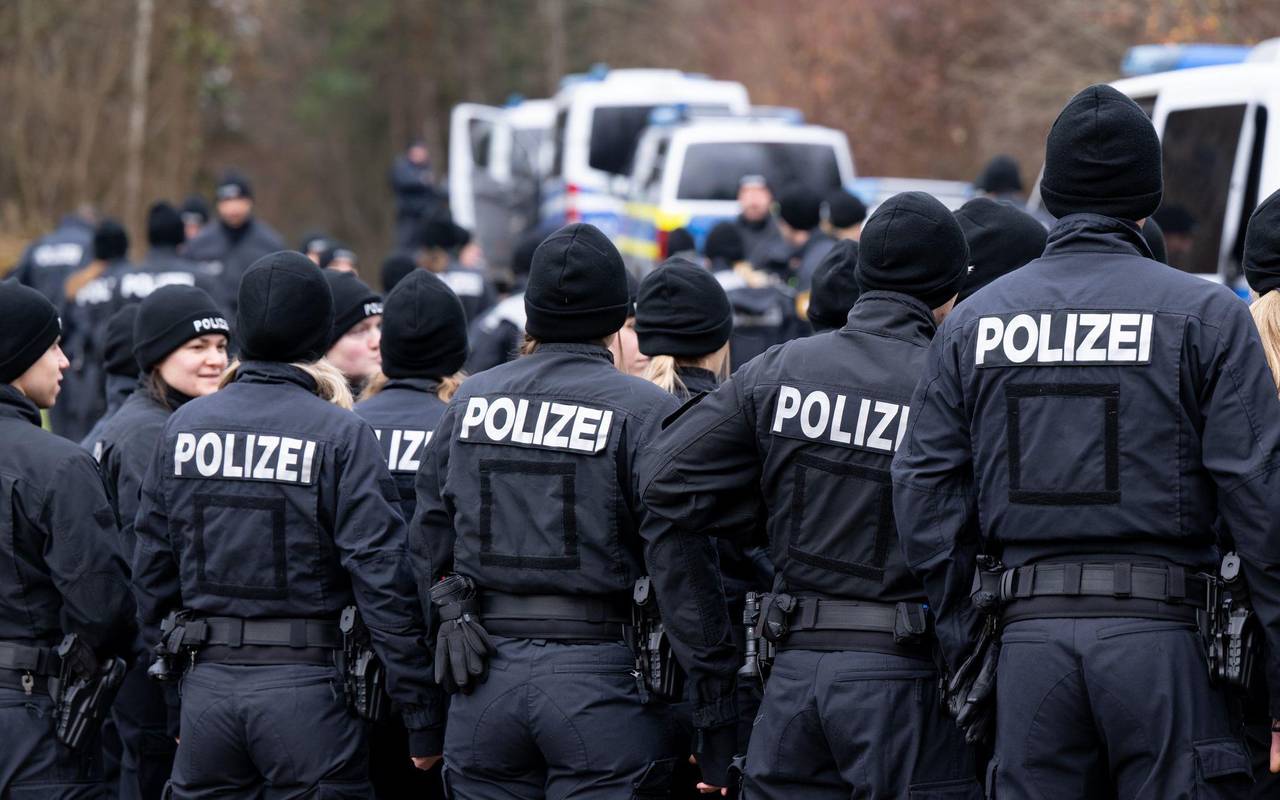 Nach dem Fund einer Frauenleiche im Wald bei München