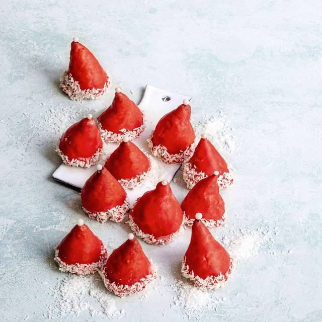 Nikolaus-Mützen aus Marzipan