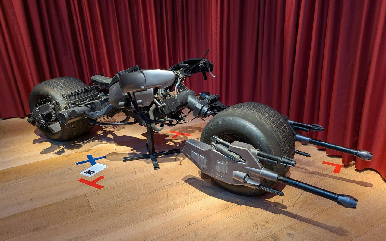Tolkiens Schreibtisch und Batmans Motorrad unterm Hammer