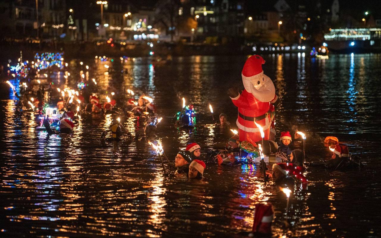 Fackelschwimmen in der Mosel