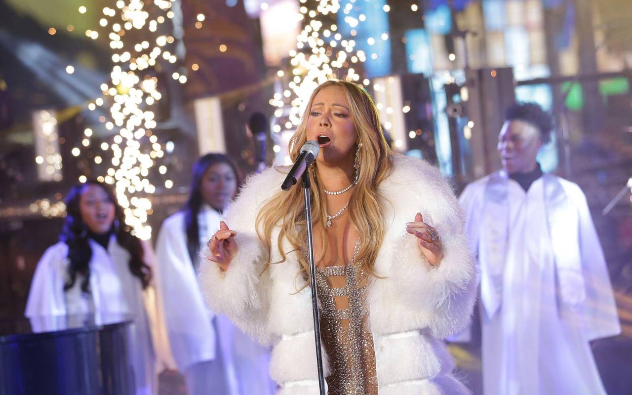 Weihnachten bei Mariah Carey: Santa, Singen, Schlittenfahren
