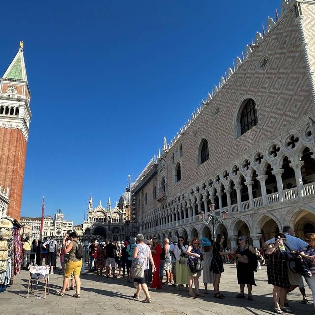 Blick auf den Markusplatz in Venedig