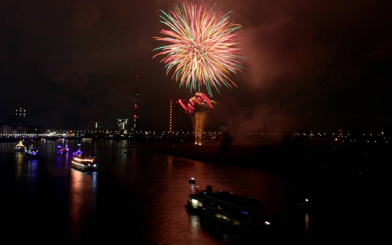 22. Japan-Tag Düsseldorf - Japanisches Feuerwerk