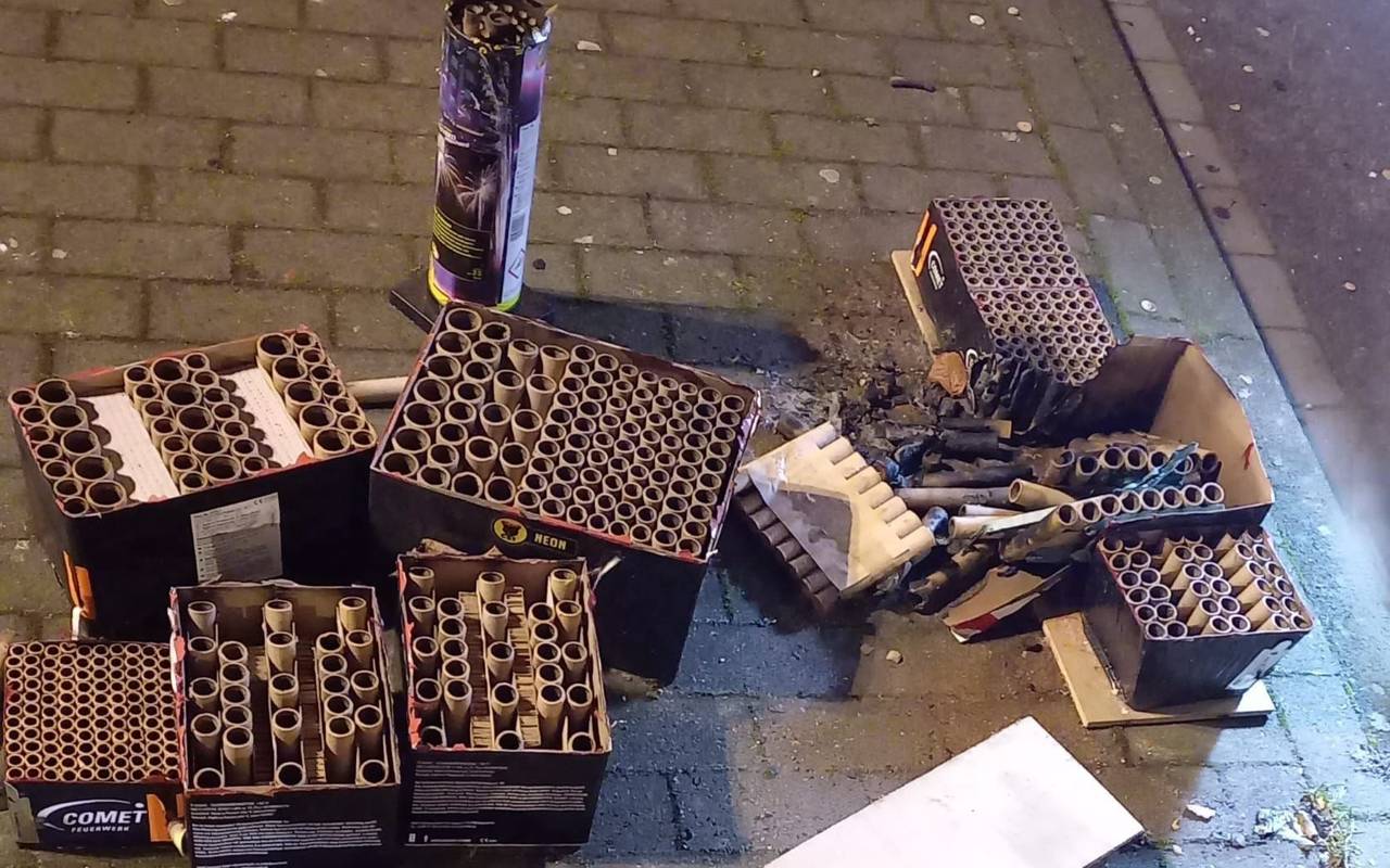 Rund um den Jahreswechsel haben die Abfallwirtschaftsbetriebe (awm) 6,8 Tonnen Böller- und Raketenreste eingesammelt.