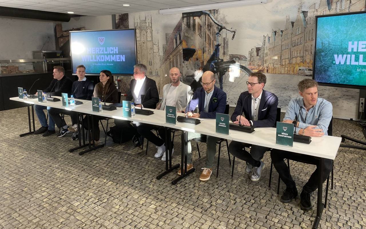 Mit einer neuen Führungsspitze will der SC Preußen Münster den Verein fit für die Zukunft machen. Die Pläne werden auf der Pressekonferenz heute (14.01.) vorgestellt.