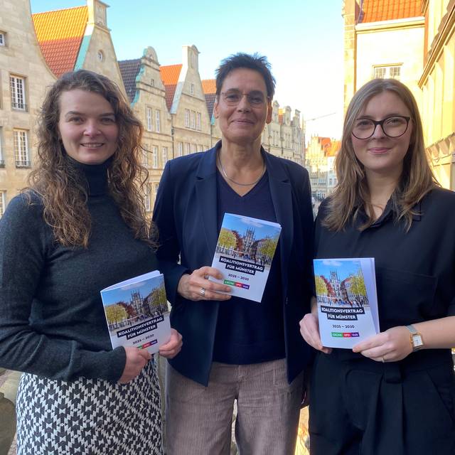 Die Fraktionsvorsitzenden (v.l.n.r.): Maren Berkenheide (Volt), Andrea Blome (Grüne) und Lia Kirsch (SPD).