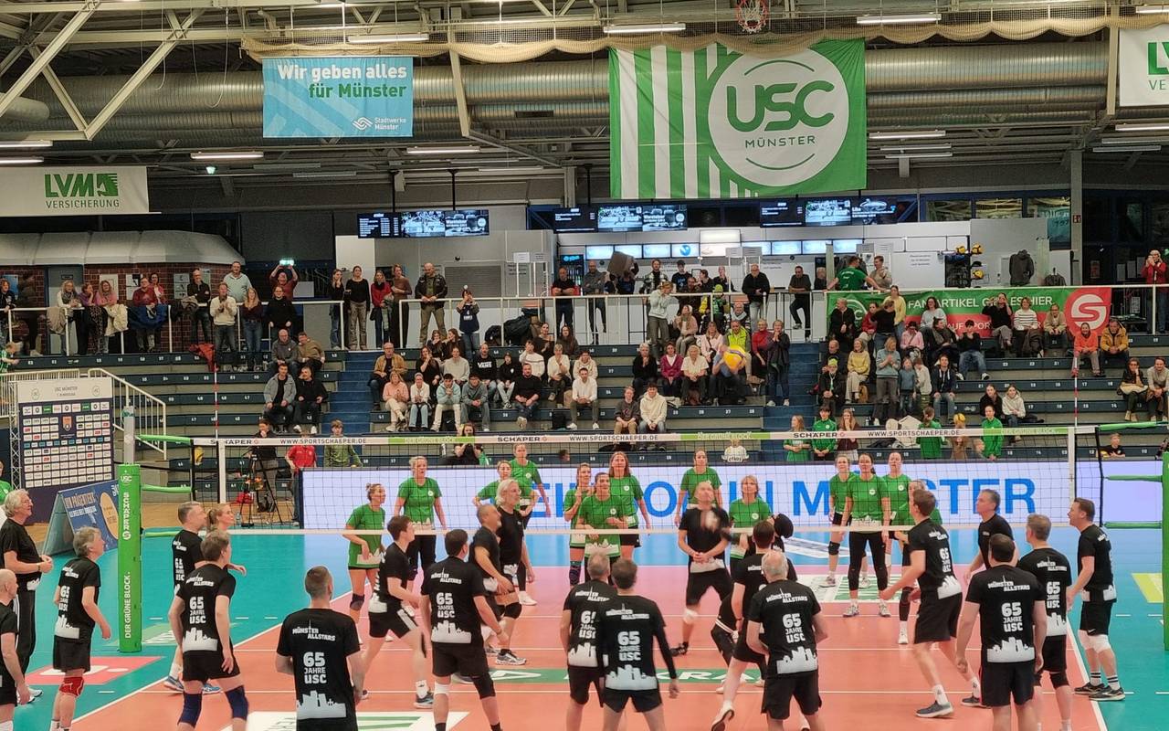 Die letzte Spielminute mit allen Allstars auf dem Feld.