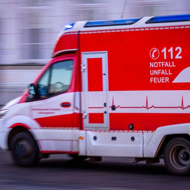 Rettungswagen mit Blaulicht