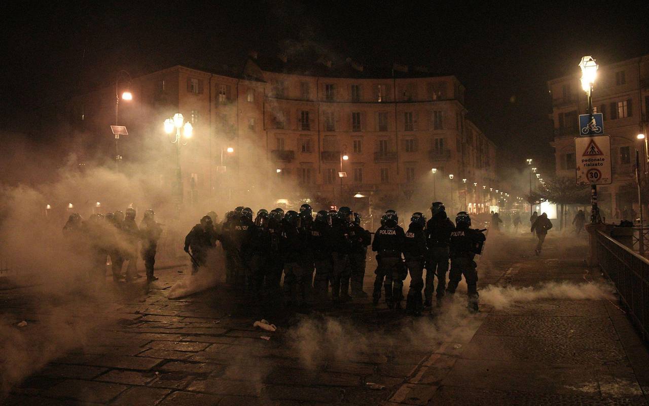 Krawalle wegen Räumung des Turiner Zentrums Askatasuna