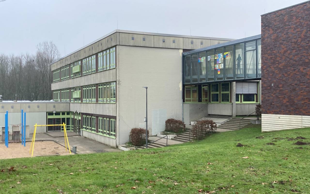 Das Bestandsgebäude der Gesamtschule Münster-West soll nach Plänen des städtischen Amtes für Immobilienmanagement grundlegend saniert und modernisiert werden. Über das Vorhaben entscheidet der Rat der Stadt am 25. März.