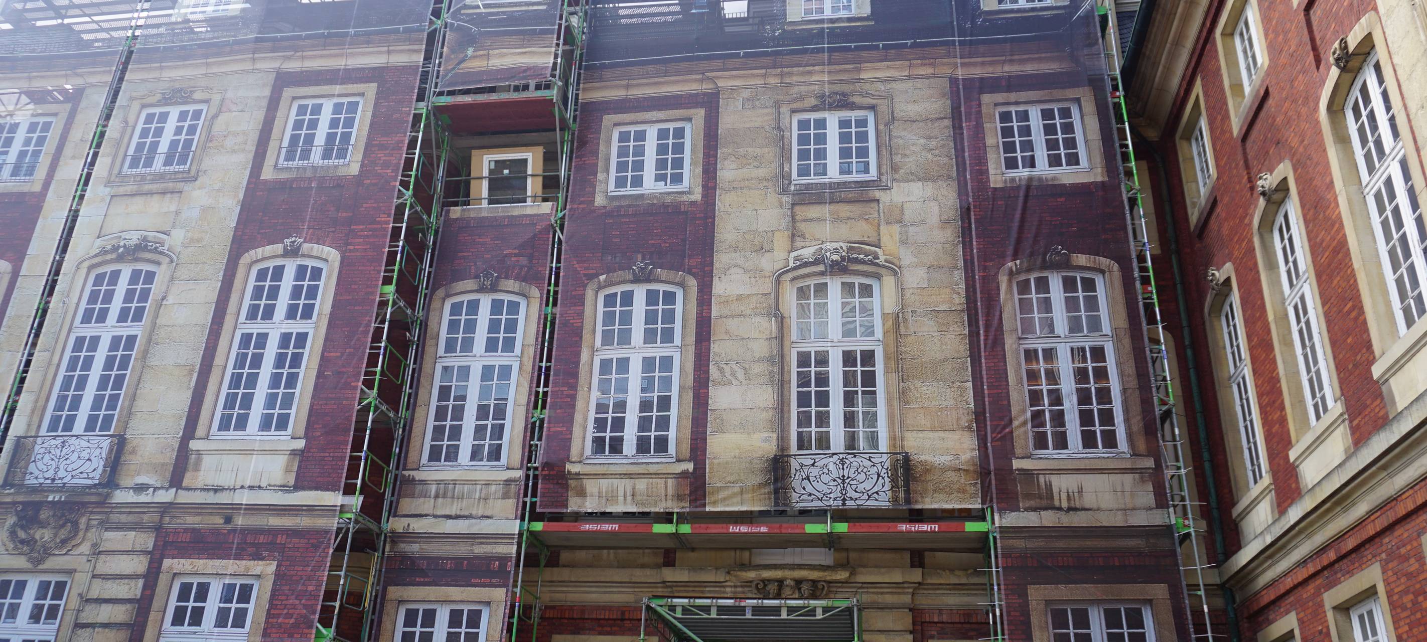 Restaurierung der Schloss-Fassade: Alles läuft nach Plan