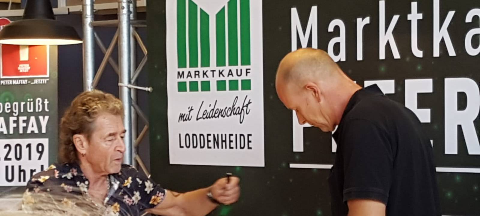 Autogrammstunde mit Peter Maffay