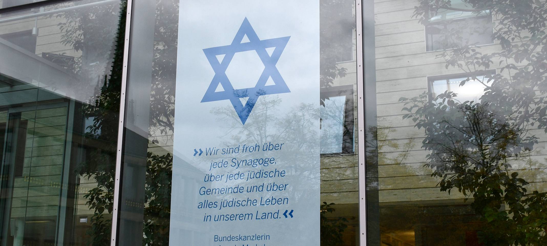 Bezirksregierung setzt Zeichen der Solidarität