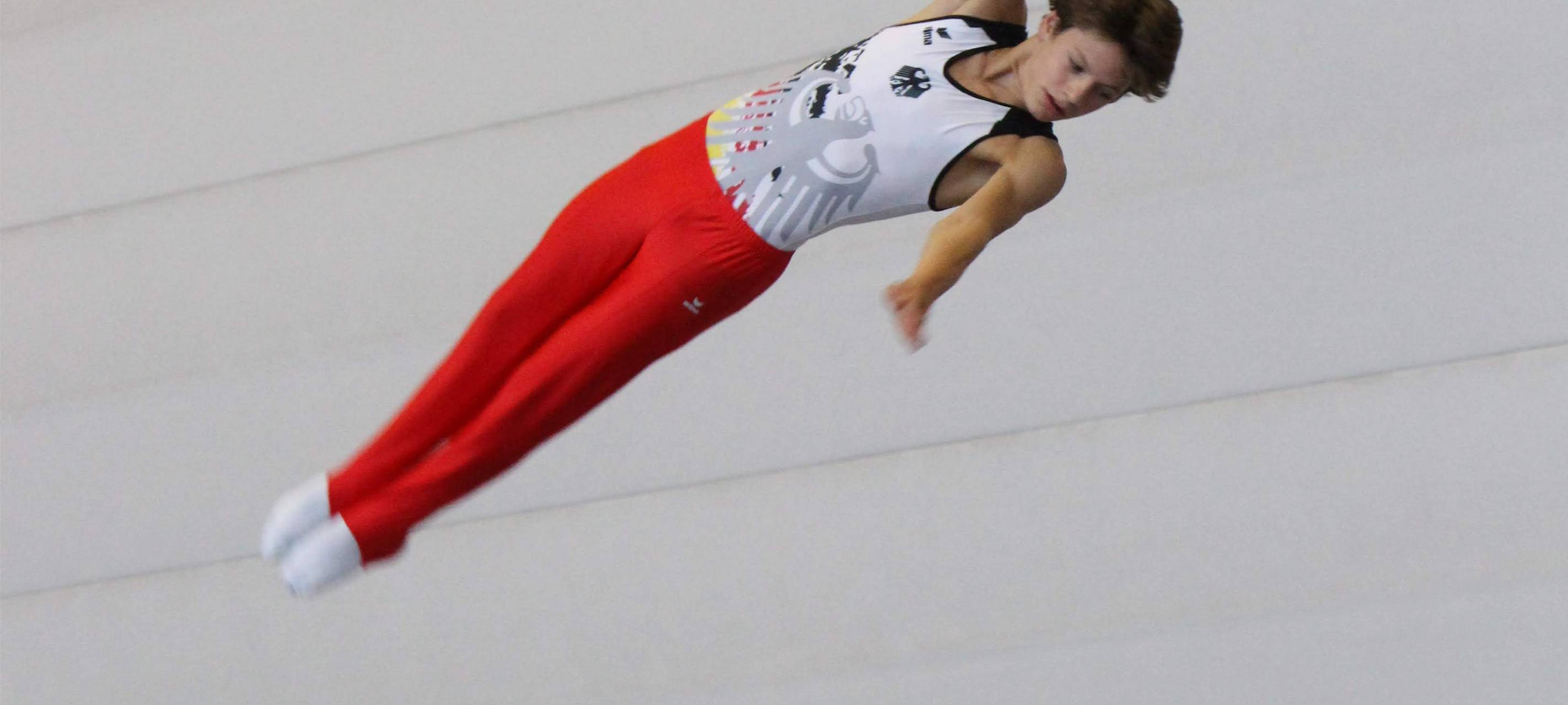 Adrian kann zur Trampolin Jugend-WM in Tokio