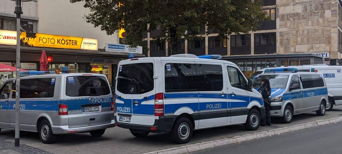 Polizei kontrolliert Bahnhofsbereich bei Razzia