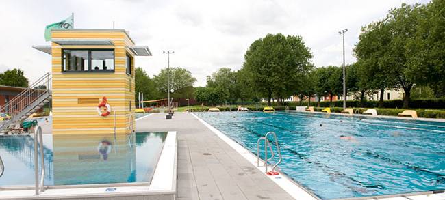 Anbaden im Freibad Coburg