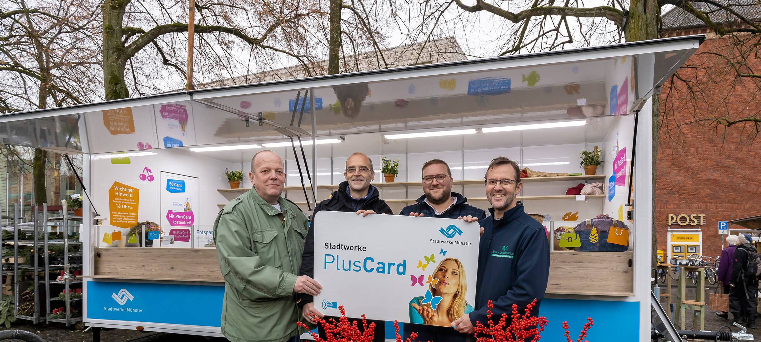 Marktbeschicker und Stadtwerke stellen neuen Taschenwagen vor