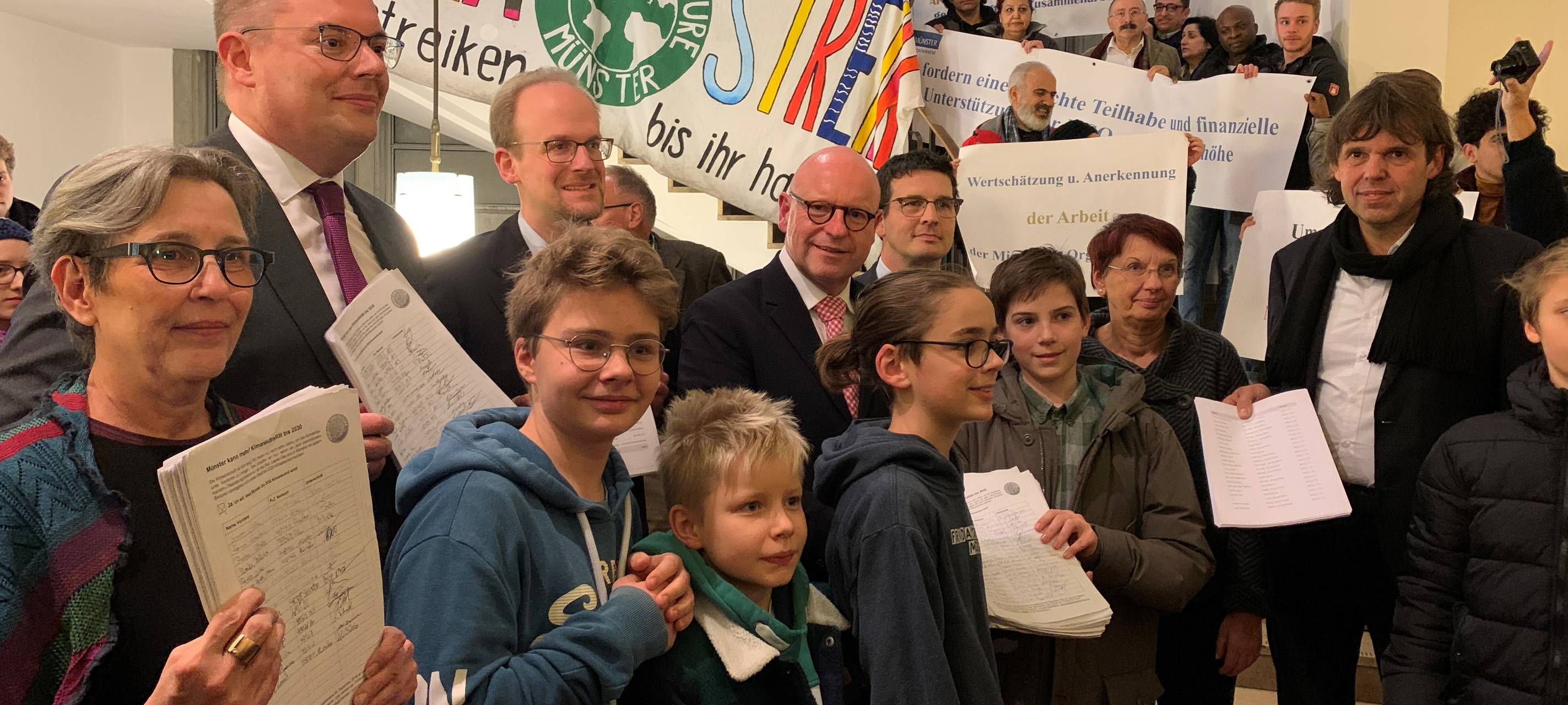 7.000 Unterschriften übergeben