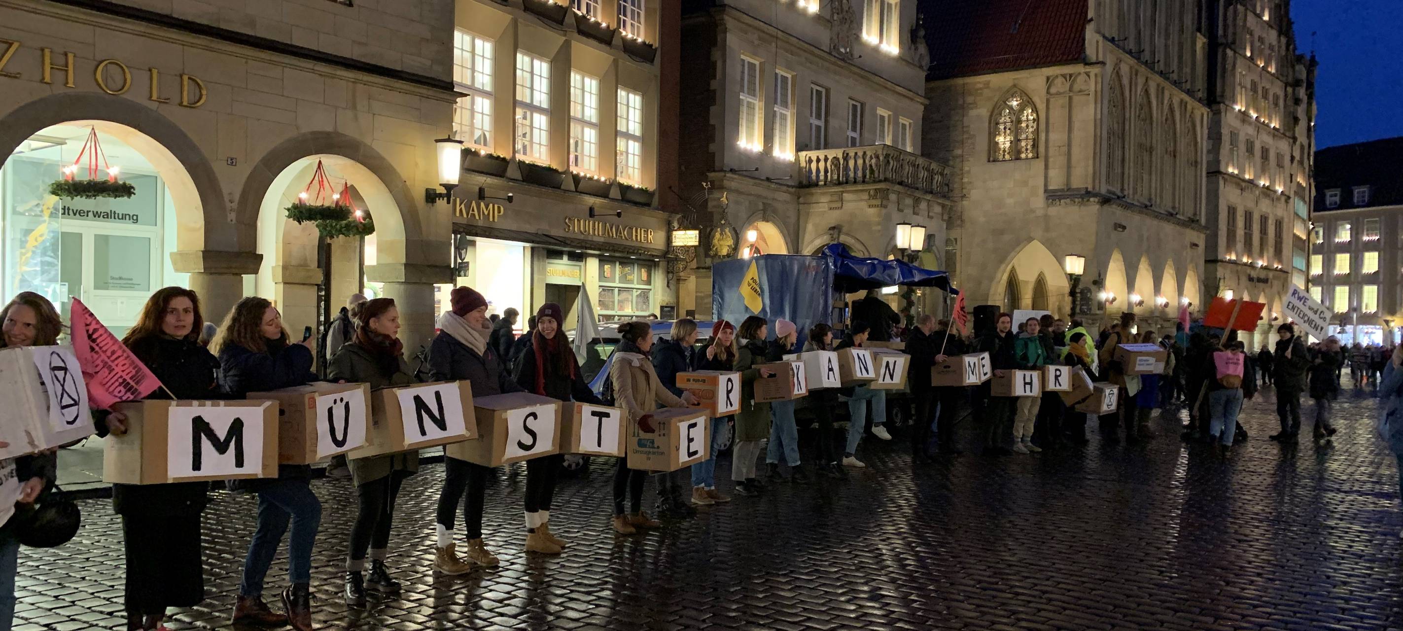 7.000 Unterschriften übergeben