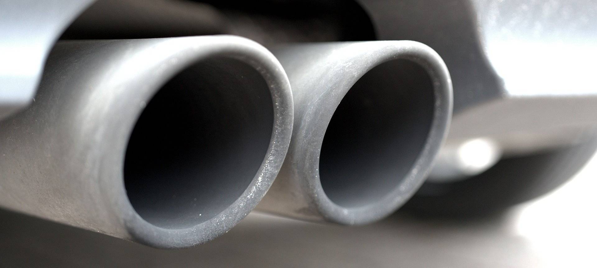 Symbolbild Auspuff