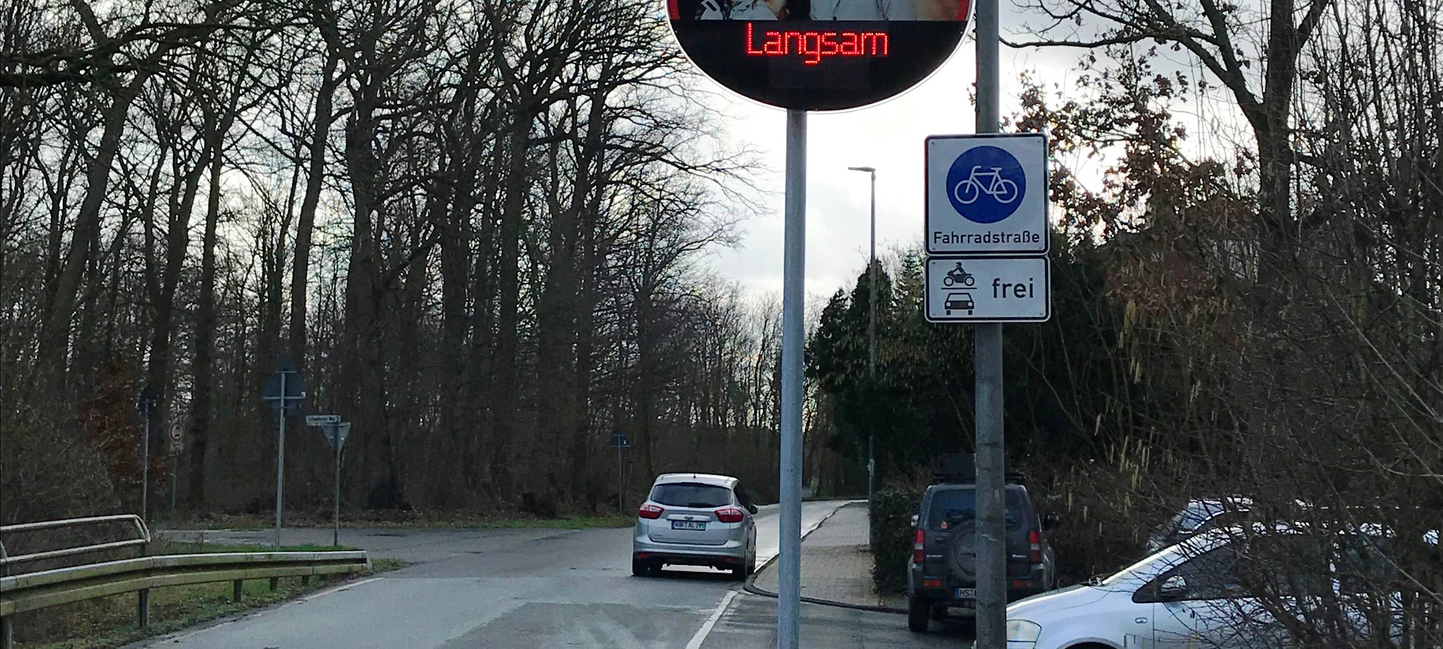 Veloroute: Lütkenbecker Weg und Lindberghweg erhalten roten Anstrich
