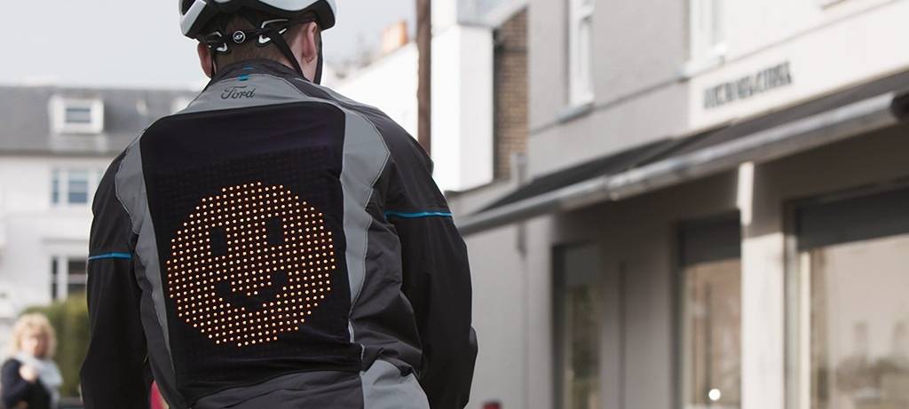 Ford entwickelt "Emoji-Jacke" für Radfahrer