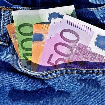Symbolbild Bargeld in Tasche