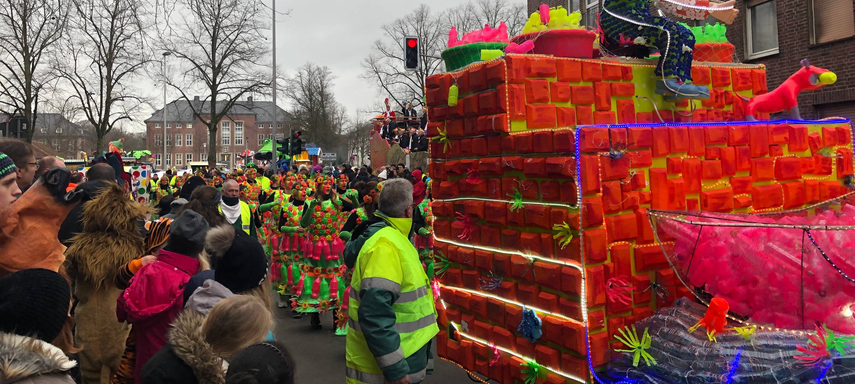 70.000 Besucher beim Rosenmontagszug in Münster