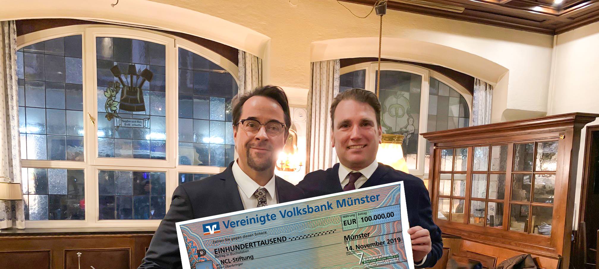 Spendenübergabe mit Jan Josef Liefers