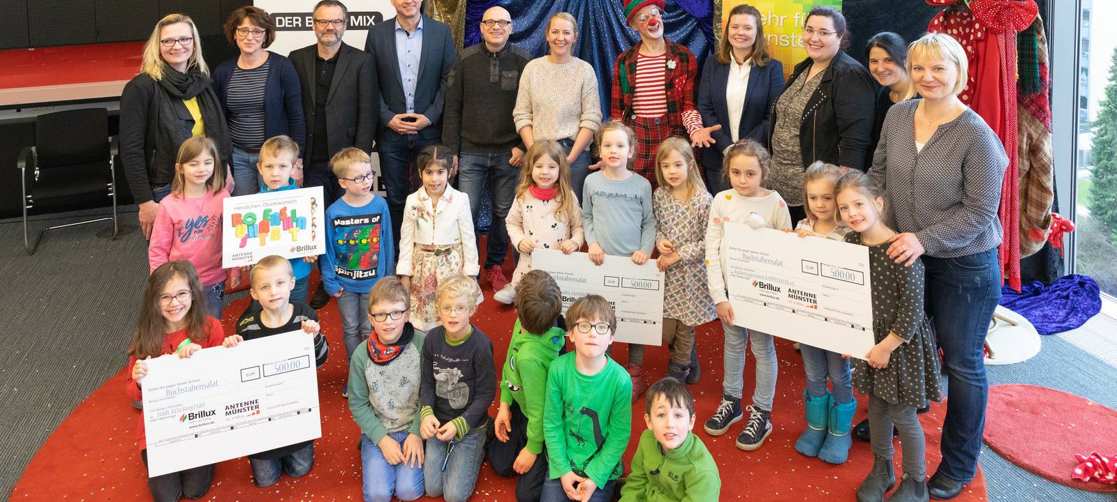 Buchstabensalat: Drei Kitas freuen sich über Geldpreise