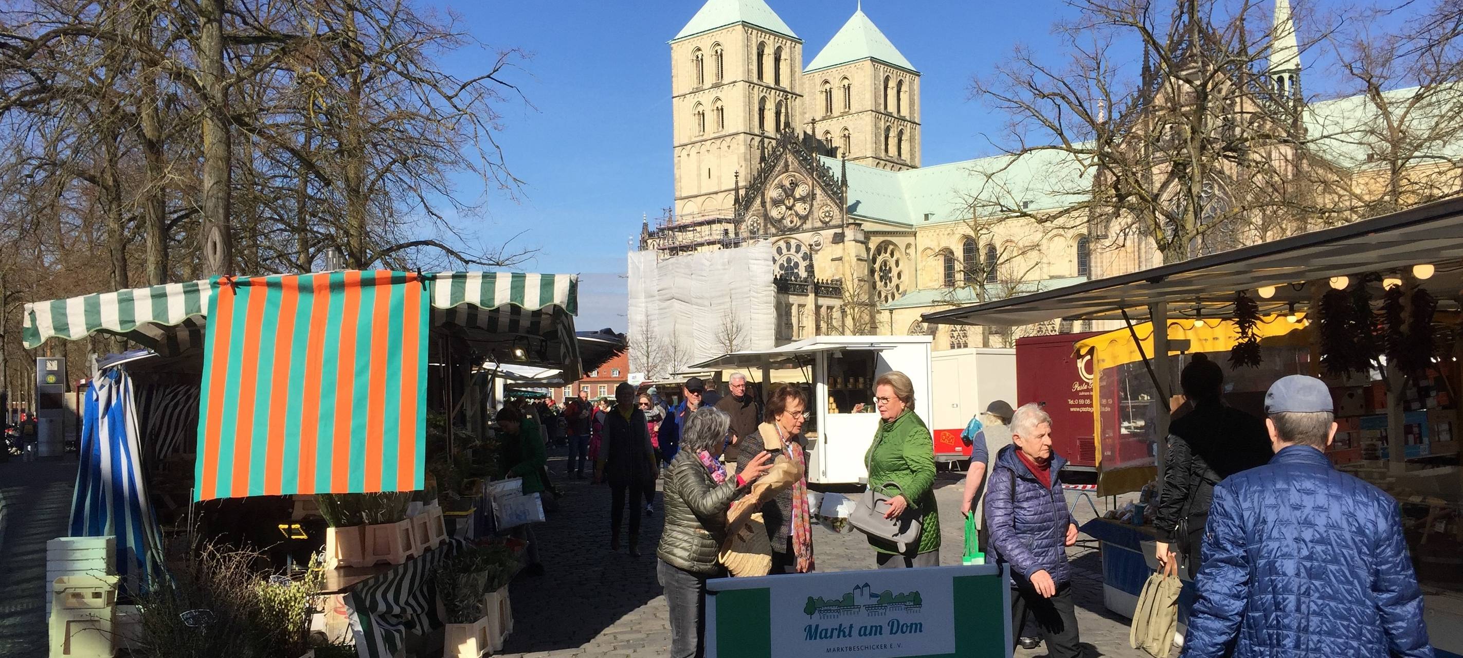 Wochenmarkt schließt wegen Hitze früher