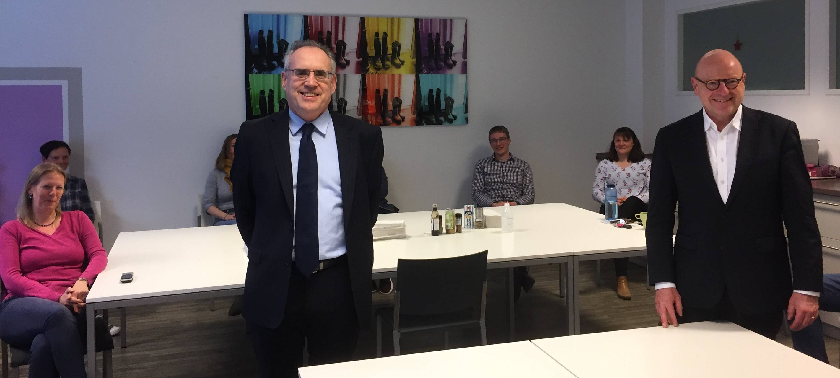 Oberbürgermeister Lewe besucht MVZ-Labor