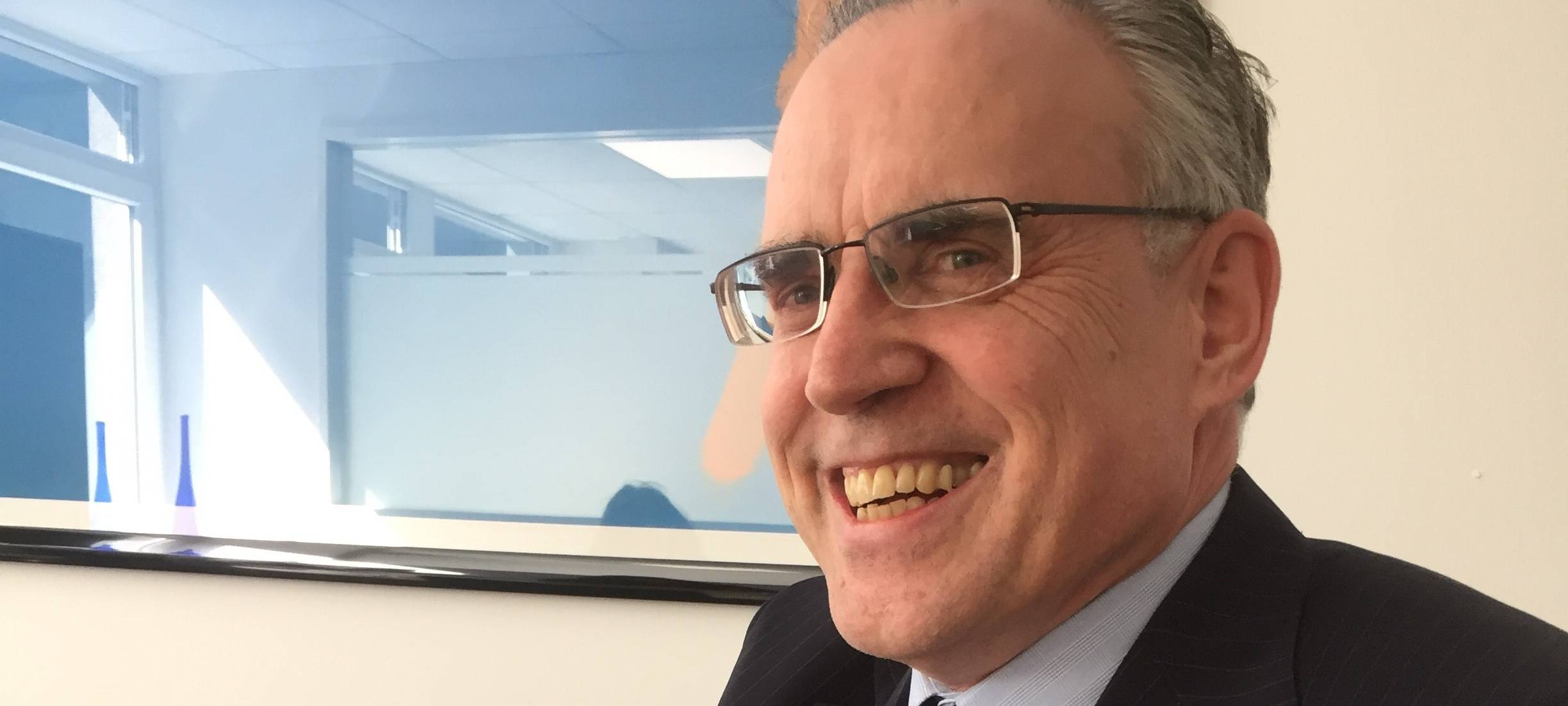 Oberbürgermeister Lewe besucht MVZ-Labor