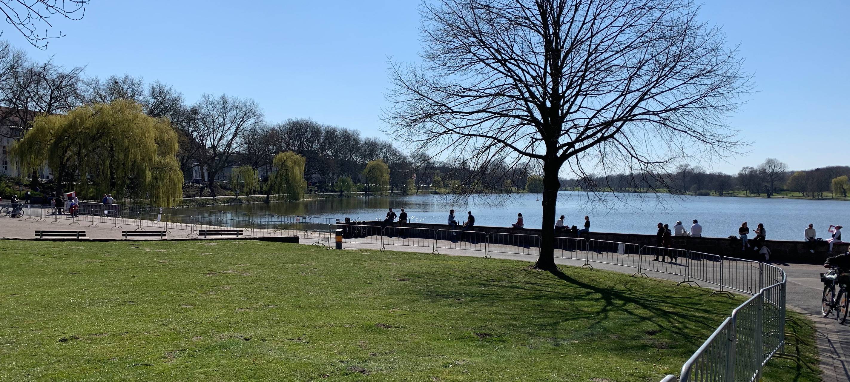Münster genießt die Sonne – mit Abstand