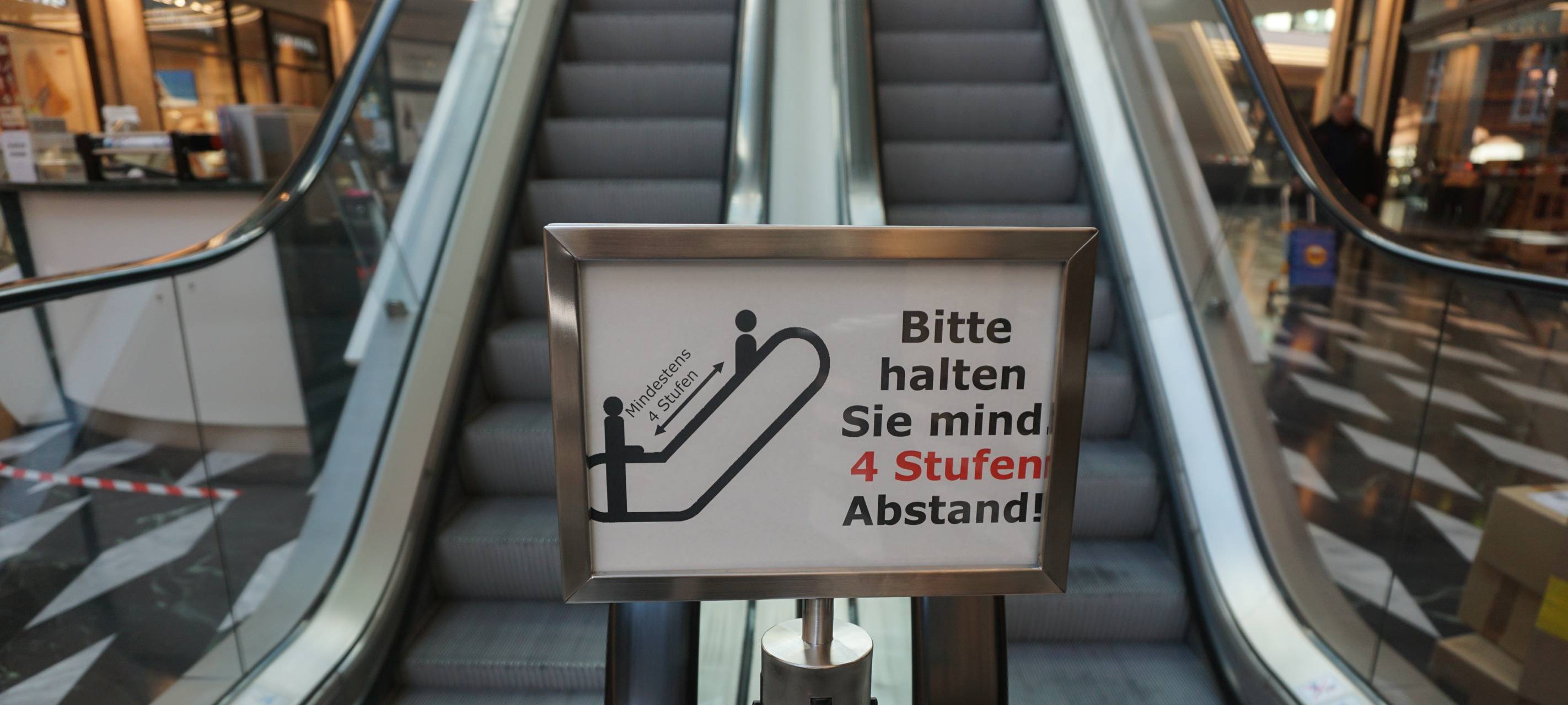 Verhaltener Andrang in den Geschäften