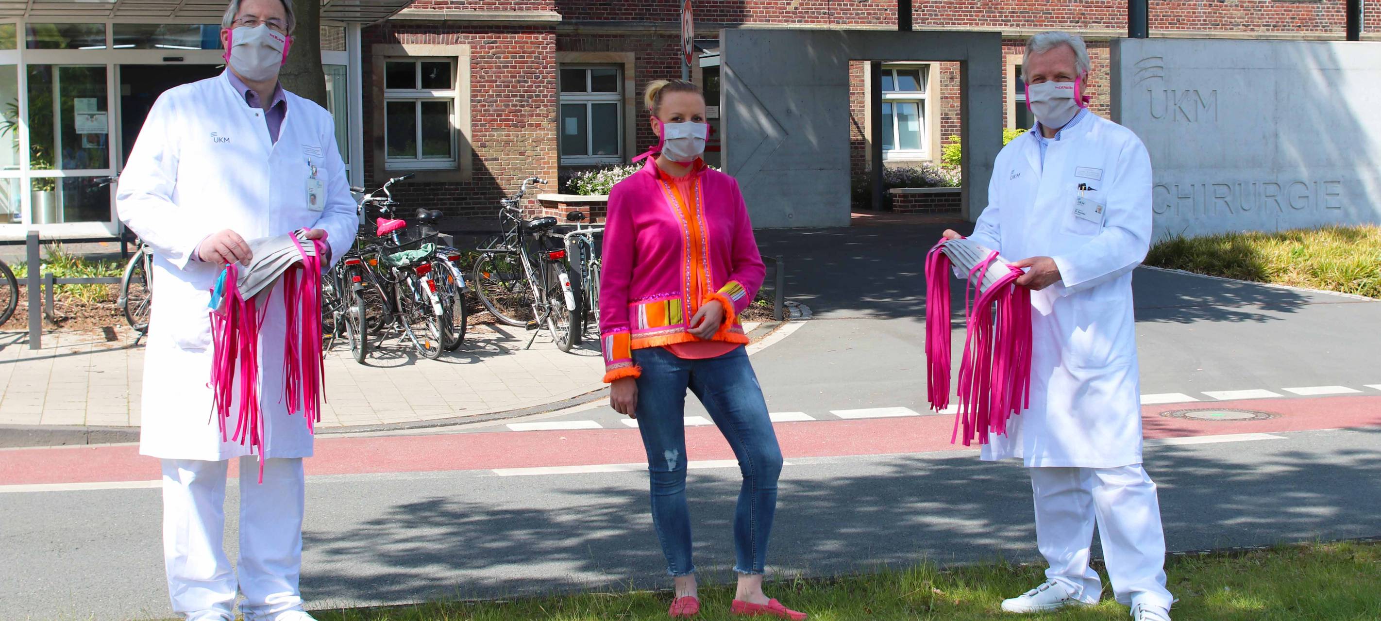 Patientin spendet 80 personalisierte Masken für die Unfallchirurgie