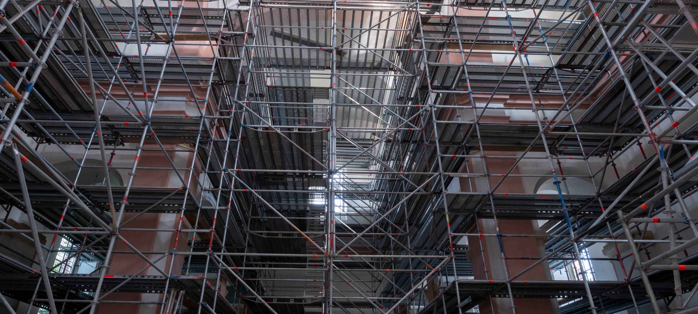 Dominikanerkirche: Bauarbeiter führen bis November Regie