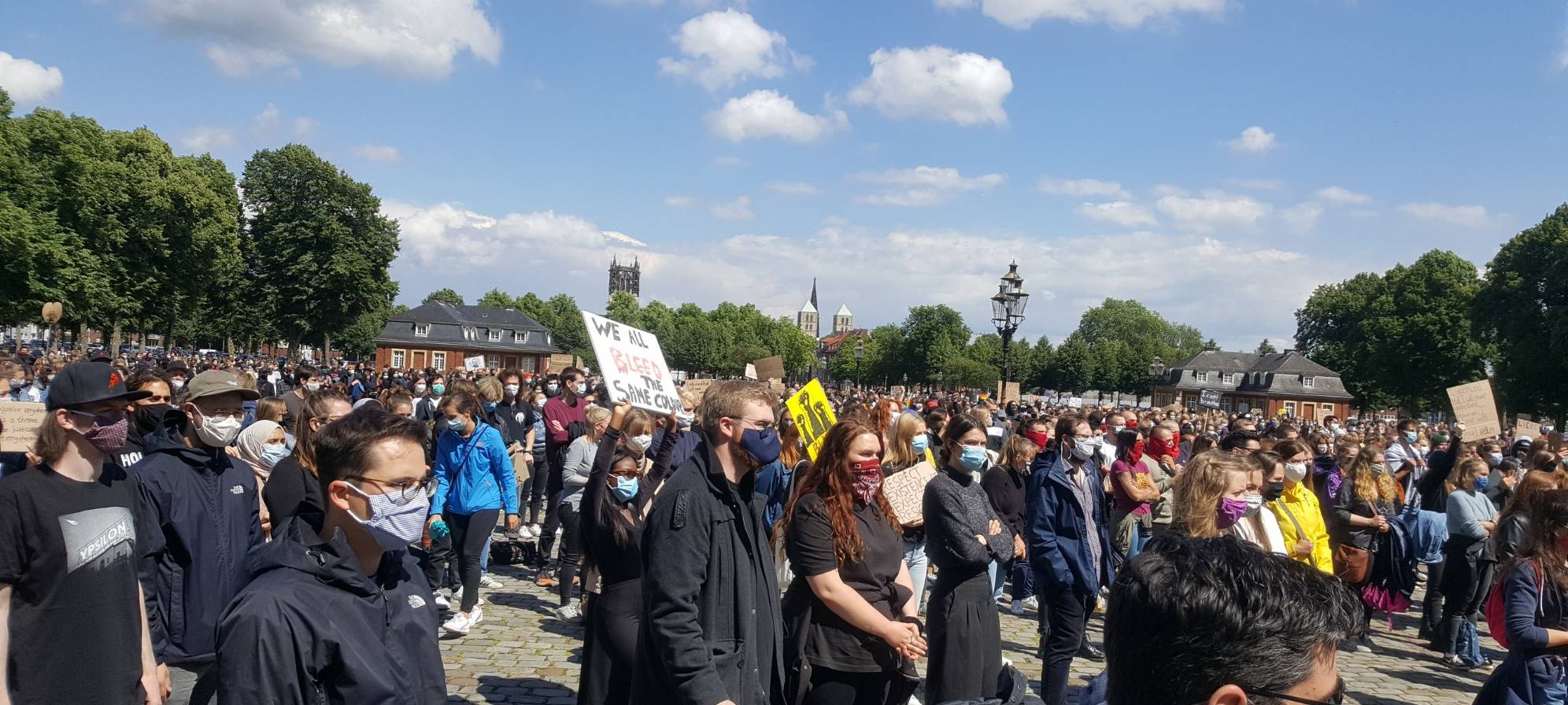 2.000 Menschen bei Anti-Rassismus-Kundgebung