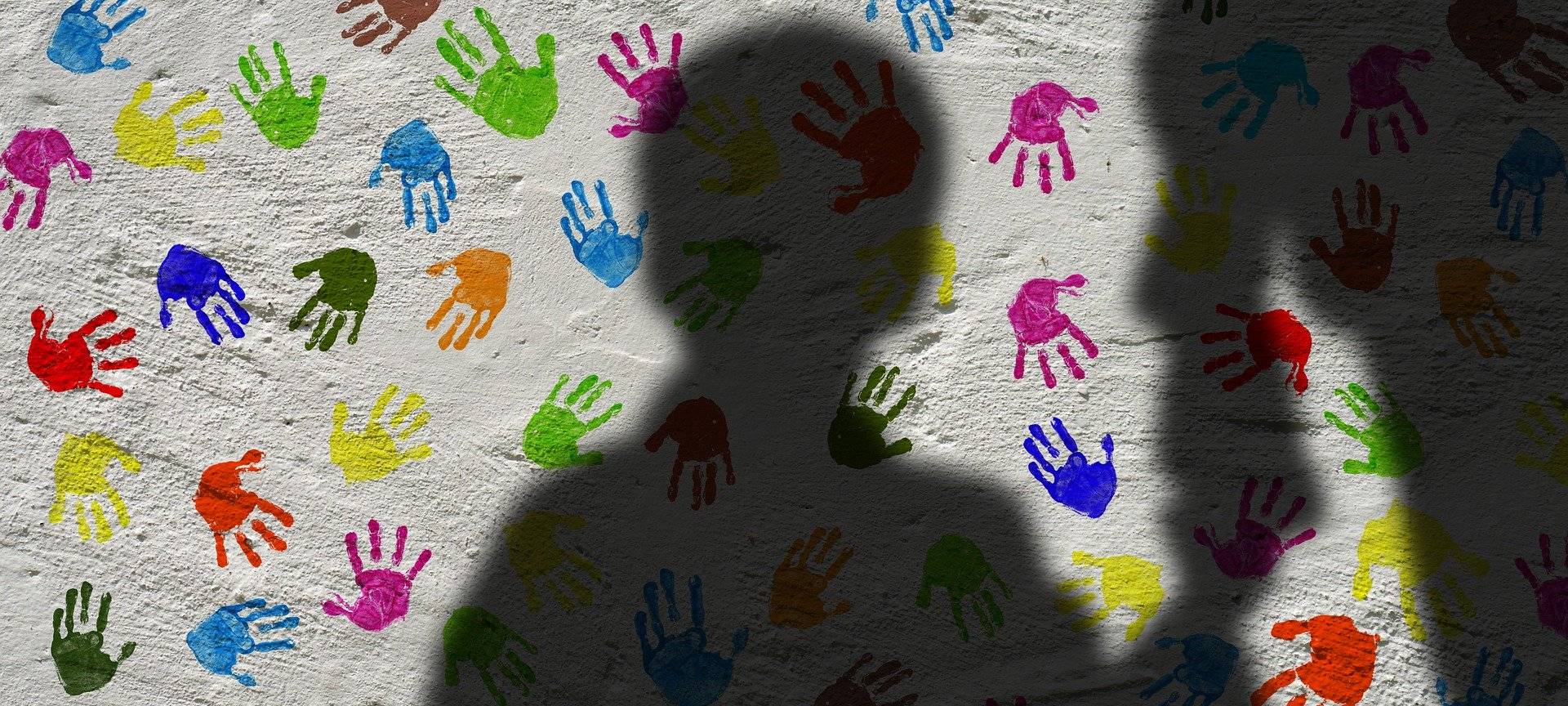 Hinweise deuten: Anzeichen für sexuellen Kindesmissbrauch