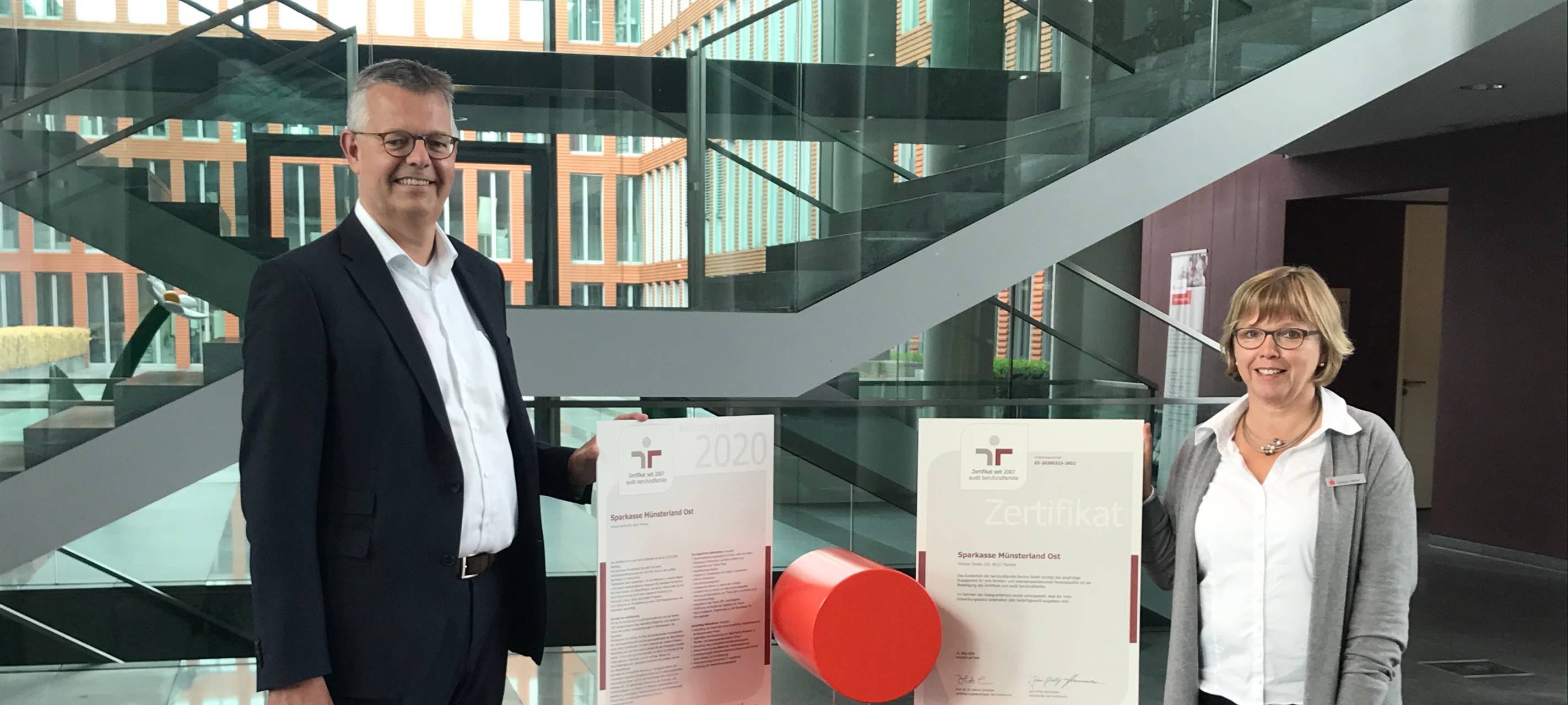 Sparkasse erneut für die Vereinbarkeit von Familie und Beruf zertifiziert